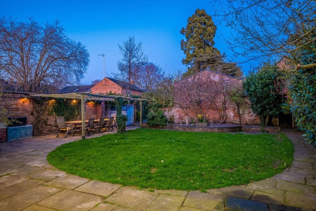 Additional image 25 of 7 bed villa for saleArlington Avenue, Leamington Spa, Warwickshire CV32