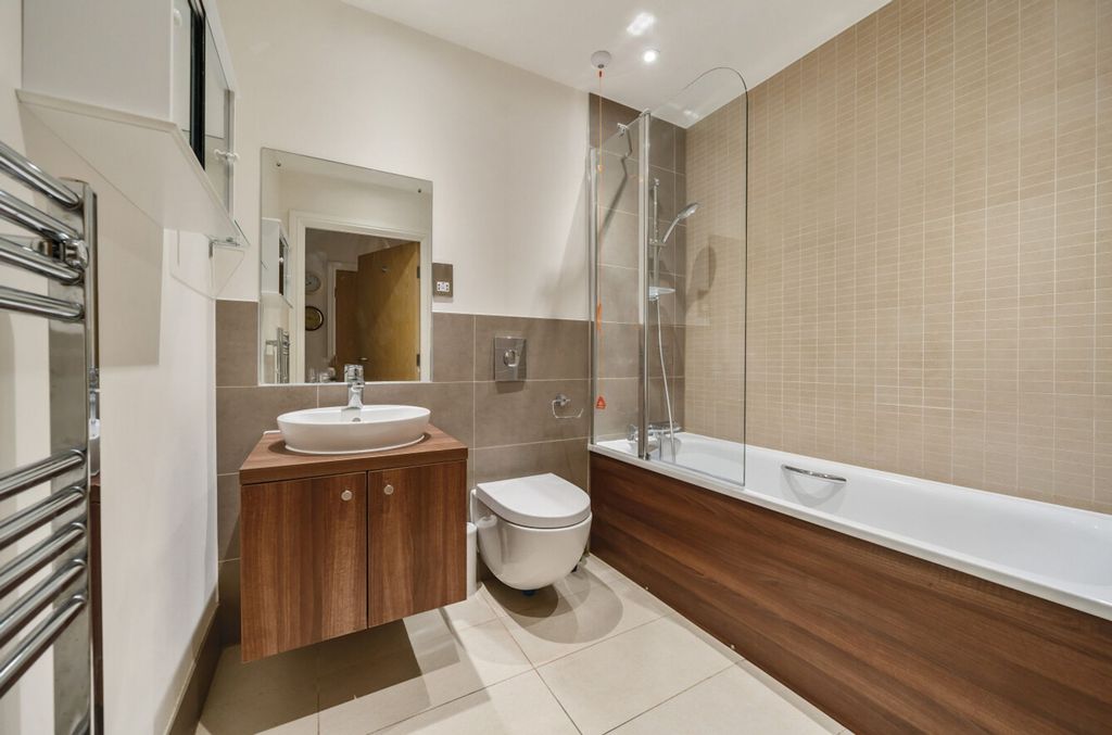Additional image 9 of 2 bed flat for saleEaves Court, Princes Risborough HP27