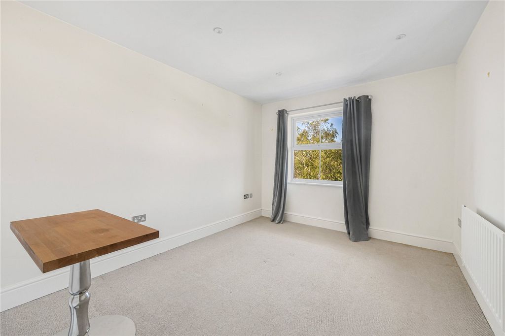Additional image 15 of 2 bed flat for saleBarnhouse Close, Pulborough, West Sussex RH20