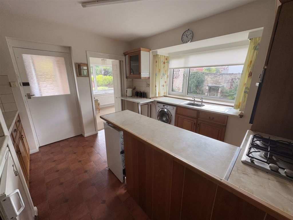 Additional image 11 of 3 bed detached bungalow for saleKnottingley Road, Pontefract WF8