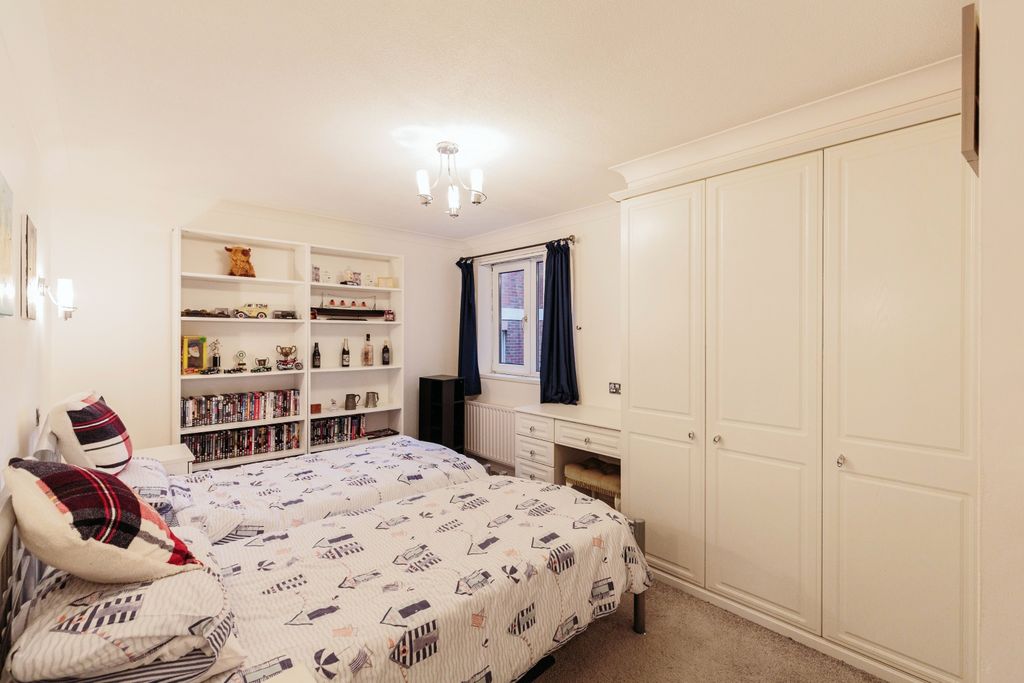 Additional image 12 of 2 bed flat for saleSouth Promenade, Lytham St. Annes, Lancashire FY8
