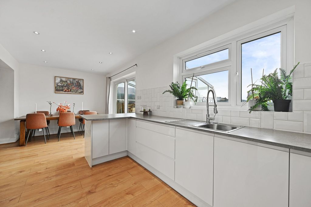 Additional image 2 of 5 bed semi-detached house for saleBelvue Road, Northolt UB5