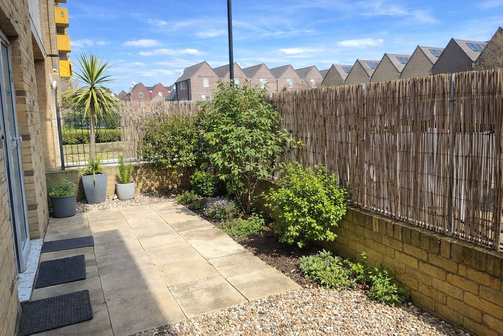 Additional image 8 of 2 bed flat for saleKatherine Court, Rectory Park Avenue, Northolt UB5