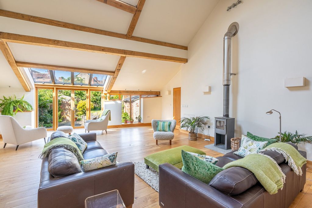 5 bed town house for saleCross Hayes, Malmesbury SN16 photo 3