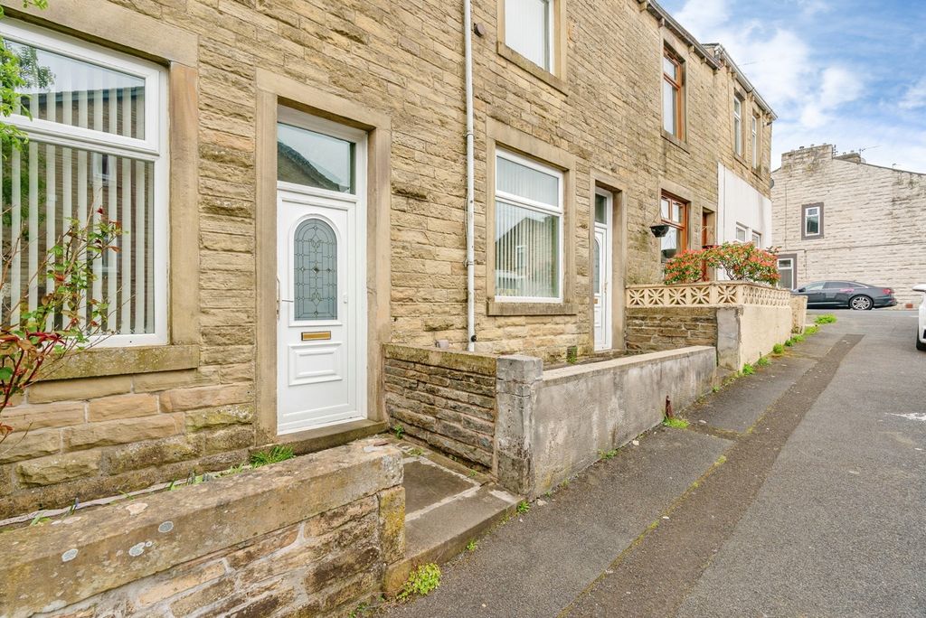 6 bed terraced house for salePine Street, Nelson, Lancashire BB9