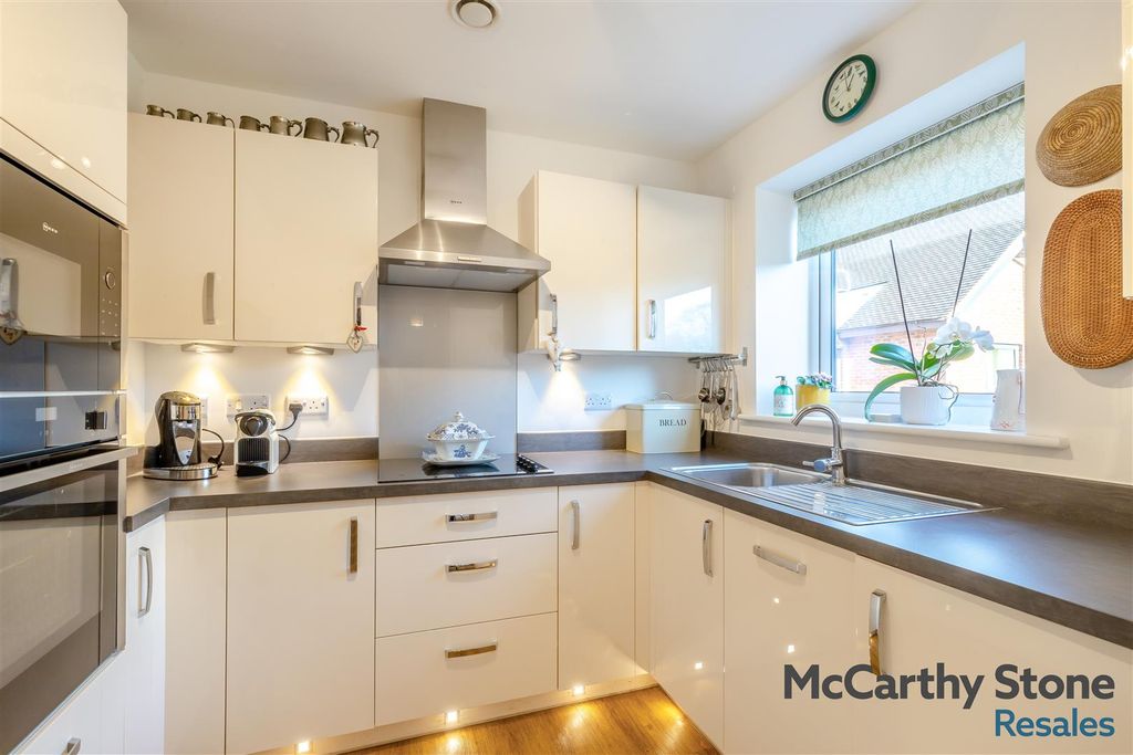 Additional image 5 of 2 bed flat for saleElizabeth House, St. Giles Mews, Stony Stratford, Milton Keynes MK11