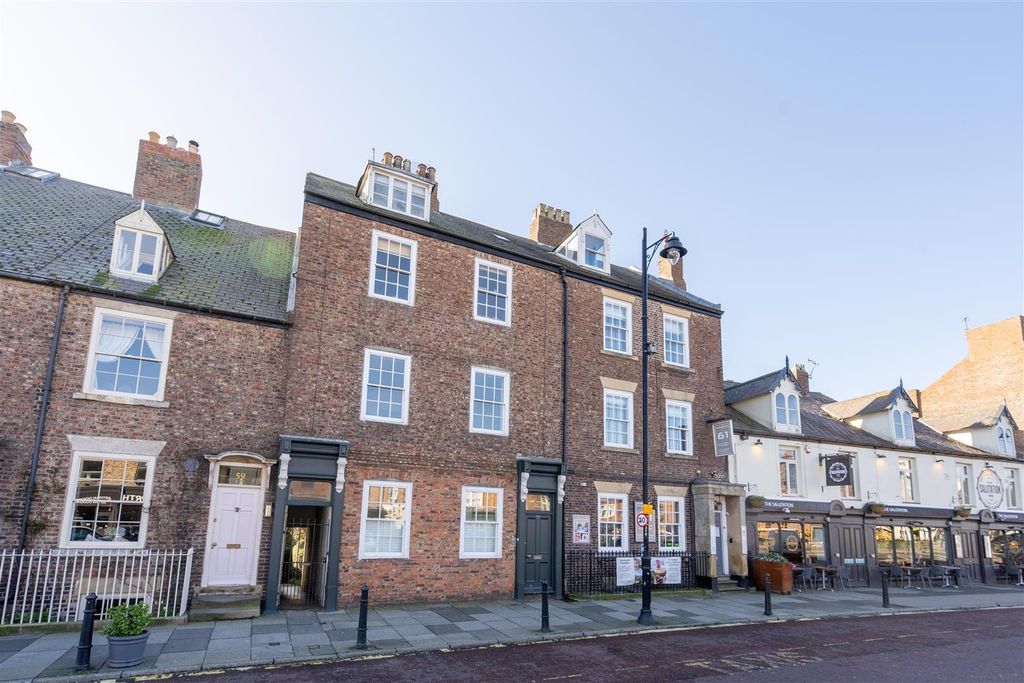 2 bed flat for saleFront Street, Tynemouth, North Shields NE30