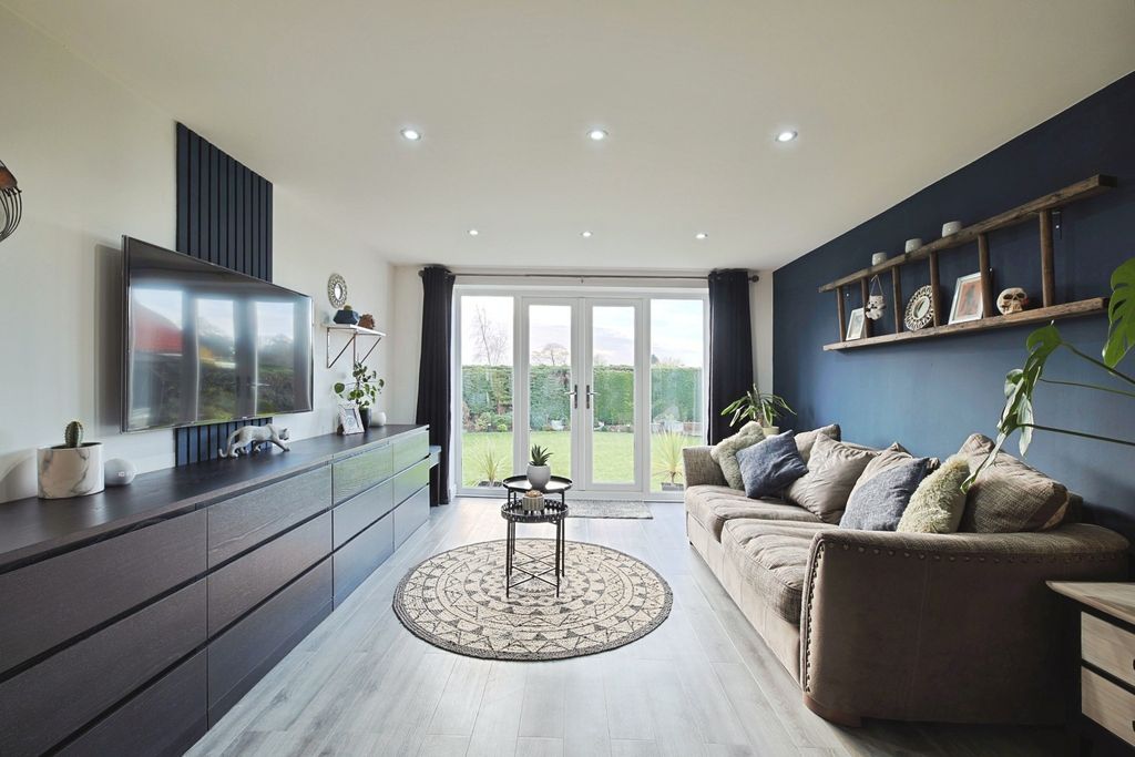 Additional image 2 of 5 bed detached house for saleReading Room Yard, North Ferriby HU14