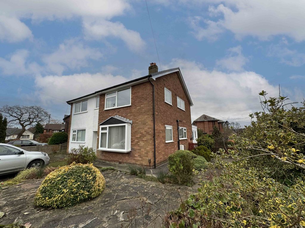 2 bed flat for saleParklands Avenue, Penwortham PR1