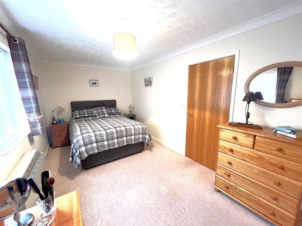 Additional image 5 of 2 bed flat for saleAnning Road, Lyme Regis DT7