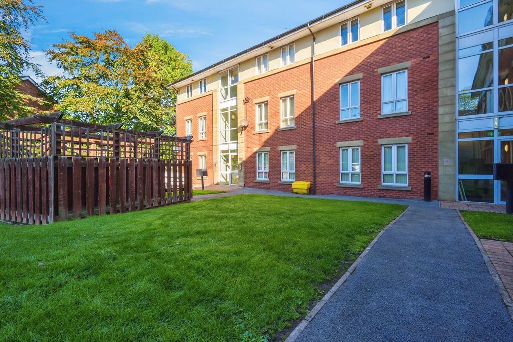 Additional image 14 of 2 bed flat for saleMayfair Court, Prenton CH43