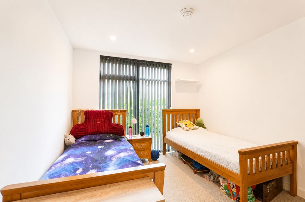 Additional image 5 of 2 bed flat for saleThe Yard, Lostwithiel, Cornwall PL22