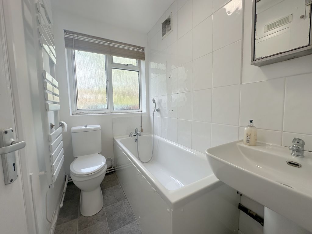 Additional image 2 of 2 bed maisonette for saleDugdale Hill Lane, Potters Bar EN6