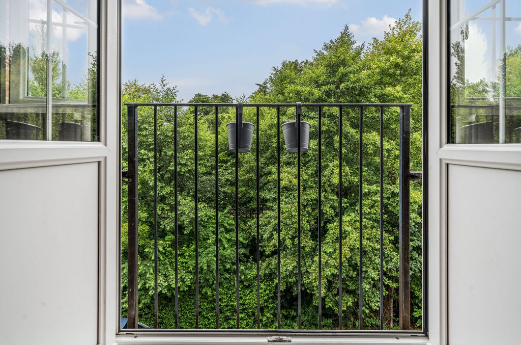 Additional image 6 of 2 bed flat for saleSpiro Close, Pulborough RH20