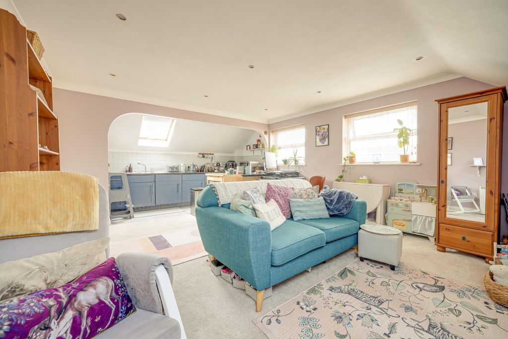 2 bed flat for saleBrooklands House, Leighton Road, Leighton Buzzard LU7