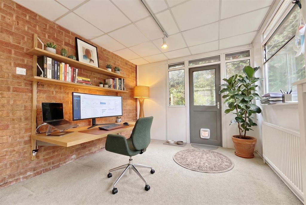 Additional image 11 of 5 bed detached house for saleElm Close, Newark NG24