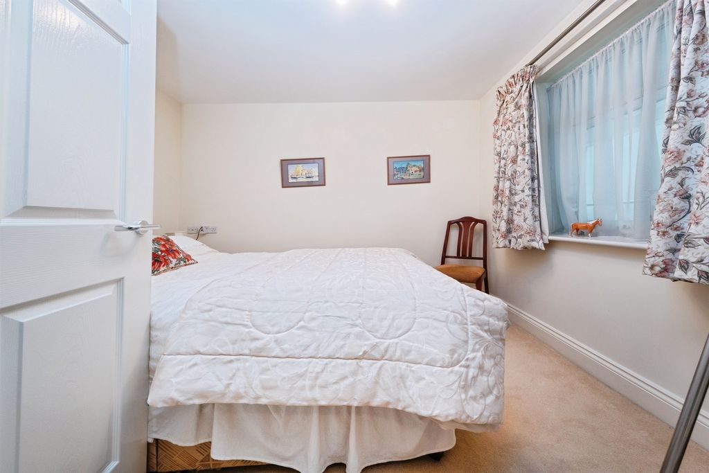 Additional image 12 of 2 bed flat for saleWestbury Lane, Newport Pagnell MK16