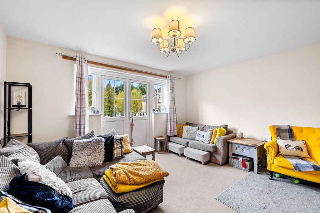 Additional image 7 of 2 bed flat for saleSpiro Close, Pulborough RH20