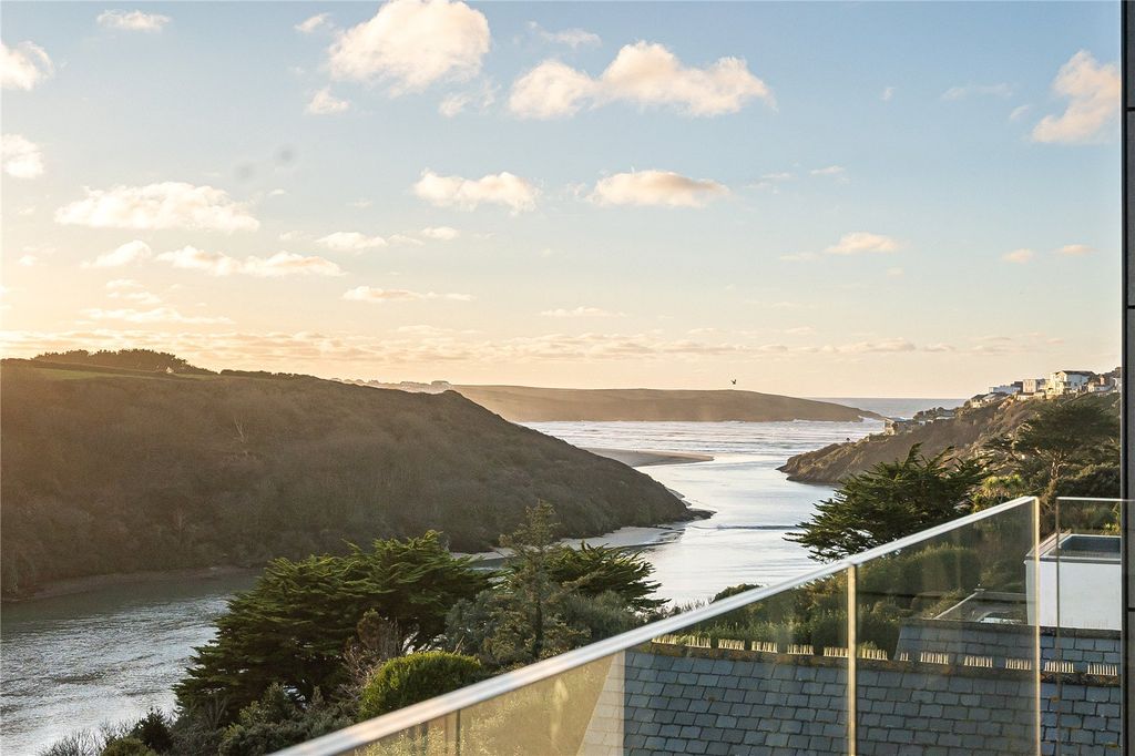 Additional image 20 of 4 bed detached house for saleWoodlands, Pentire Crescent, Newquay, Cornwall TR7