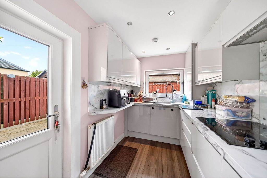 Additional image 3 of 2 bed cottage for saleThe Loan, Loanhead EH20