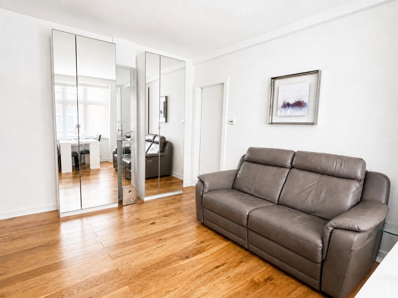 1 Bed Flat, Cliffords Inn, EC4A, N1 7GU photo 2