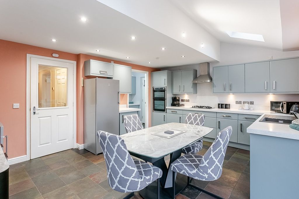 5 bed detached house for saleBlink O'forth, Prestonpans EH32 photo 5