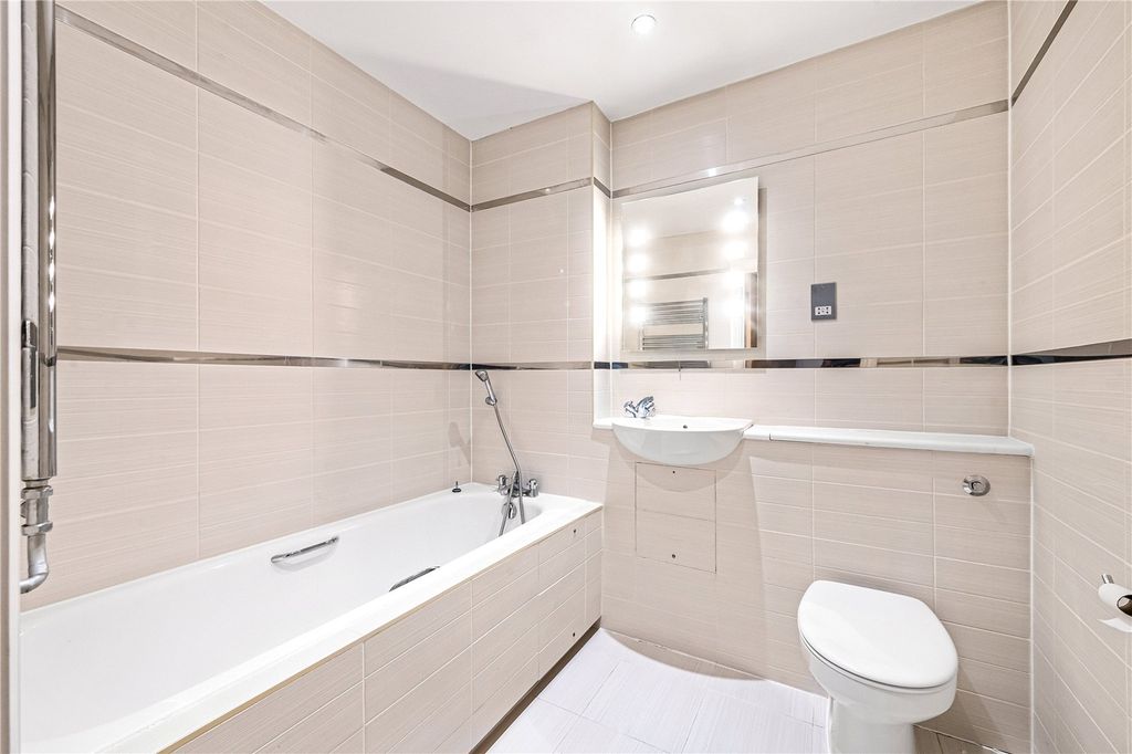 Additional image 18 of 2 bed flat for saleBarnhouse Close, Pulborough, West Sussex RH20