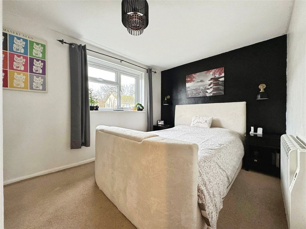 2 bed flat for saleSunrising, Looe, Cornwall PL13 photo 3