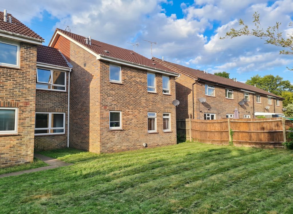 Studio for saleAlfred Close, West Totton SO40