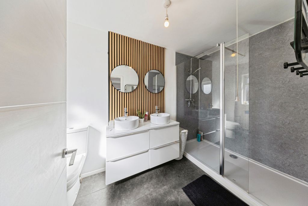 Additional image 14 of 5 bed detached house for saleCastle Meadow Close, Newport Pagnell MK16