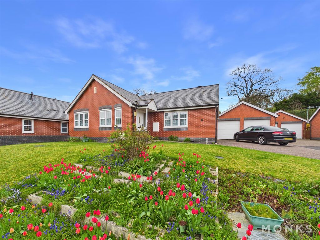 2 bed detached bungalow for saleMaes Myllin, Llanfyllin SY22