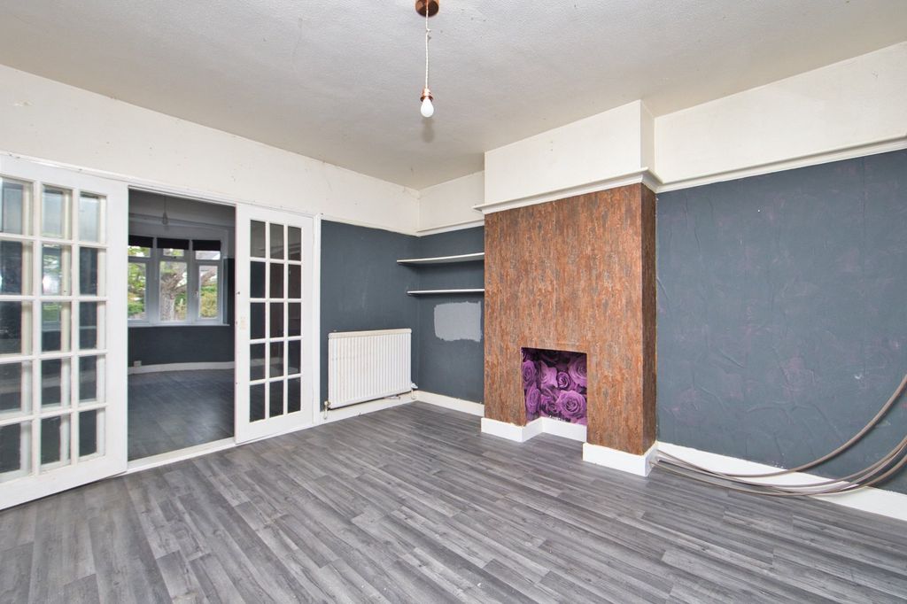 Additional image 6 of 3 bed semi-detached house for saleGeorge V Avenue, Margate, Kent CT9