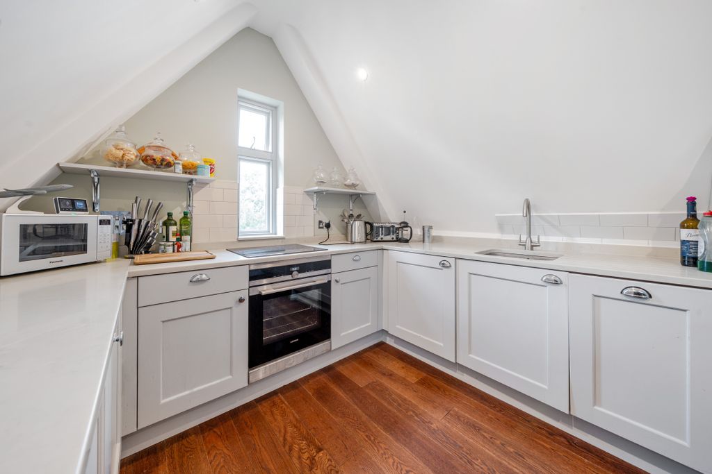 Additional image 4 of 1 bed flat for saleListon Road, Marlow SL7