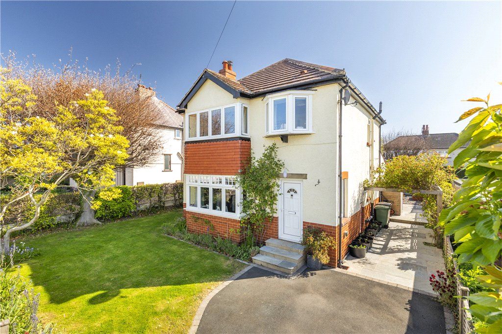 3 bed detached house for saleHarecroft Road, Otley, West Yorkshire LS21