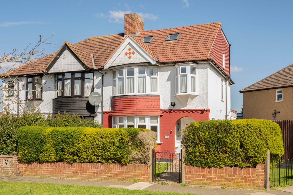 Additional image 4 of 4 bed semi-detached house for saleMonkleigh Road, Morden SM4