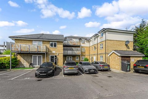 Lockwood Place, Chingford E4