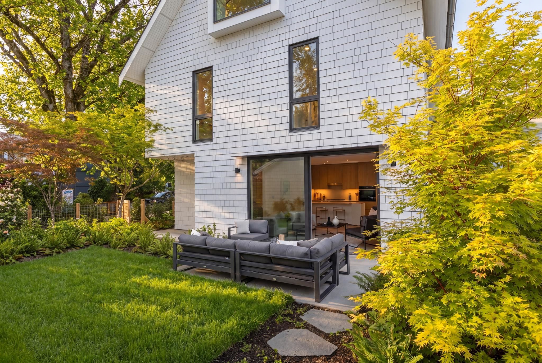 2-2830 Musqueamview Street, Vancouver, BC, V6K 2R9