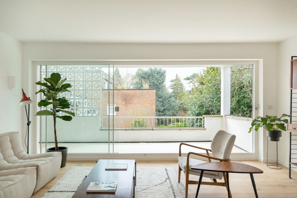 Additional image 8 of 3 bed flat for saleDarnhills, Radlett, Hertfordshire WD7