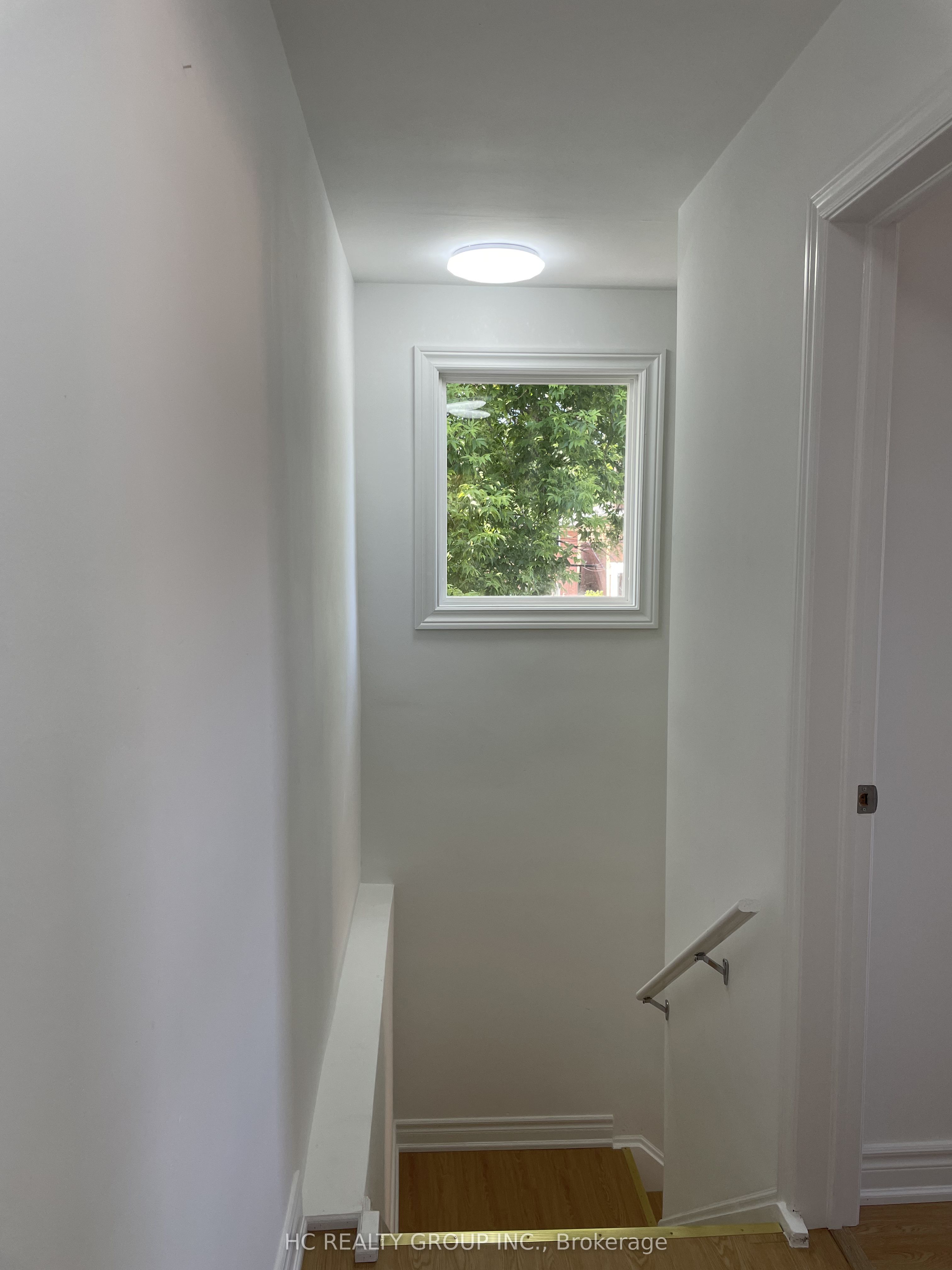 Upper-48 Torrens Avenue, Toronto, ON, M4K 2H8 photo 5
