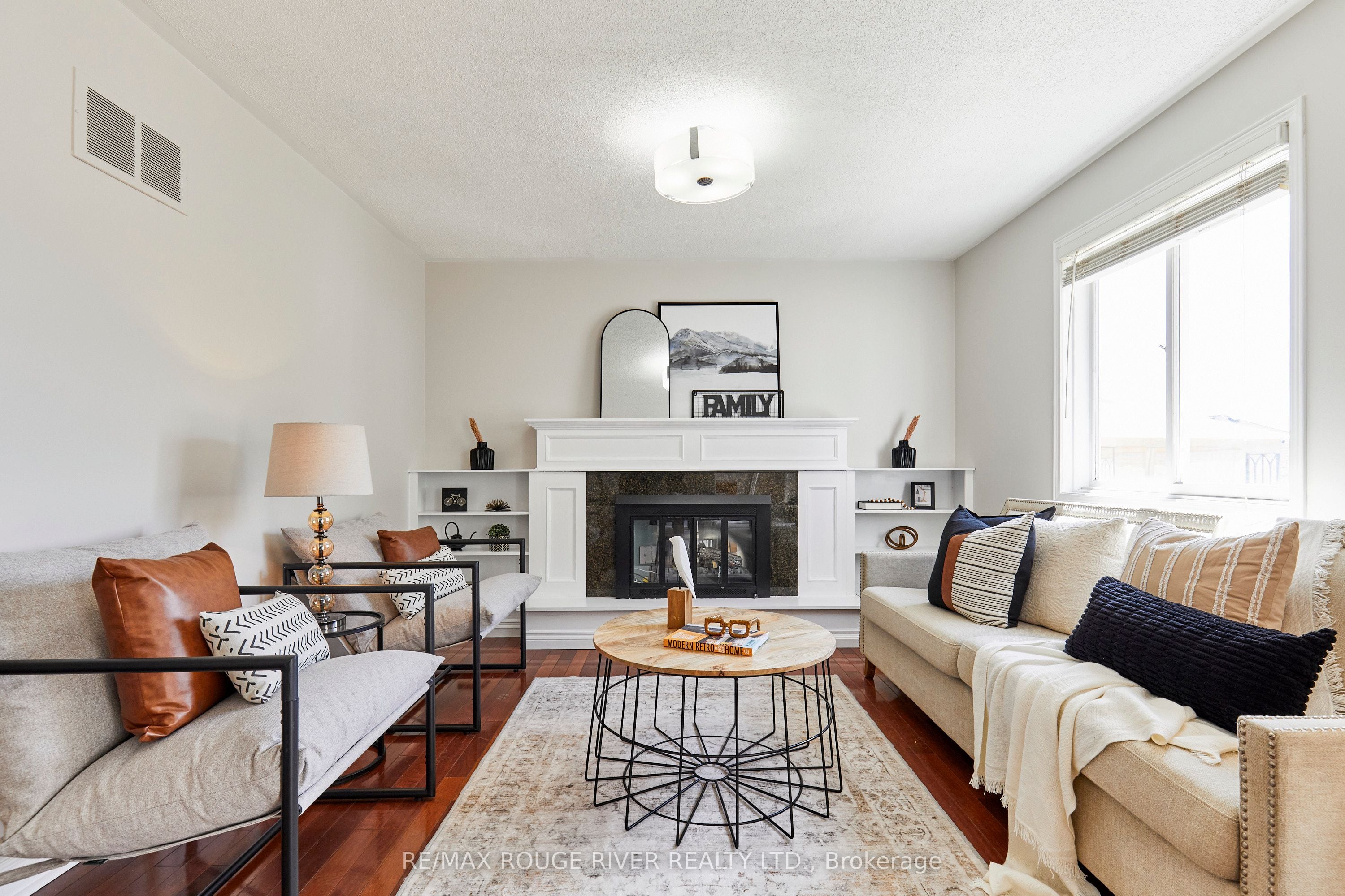 31 Champine Square, Clarington, ON, L1C 4W1 photo 3