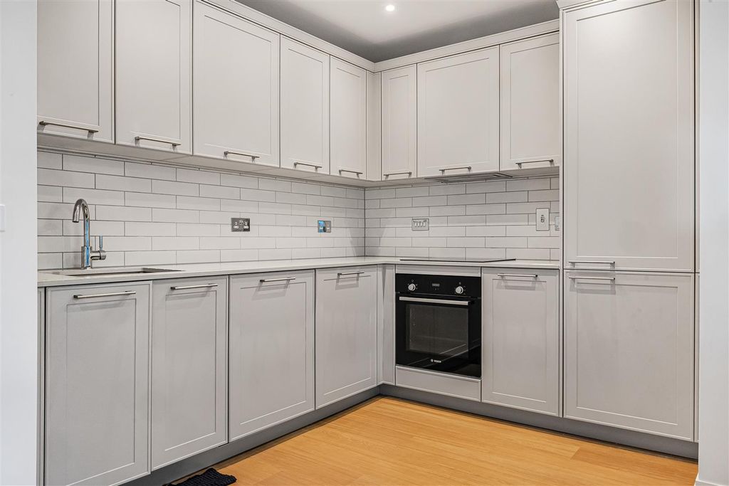 Additional image 8 of 2 bed flat for salePalmer Street, Reading RG1