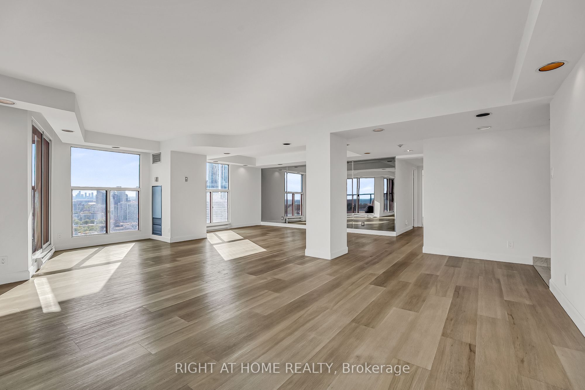 3008-99 Harbour Square, Toronto, ON, M5J 2H2 photo 3