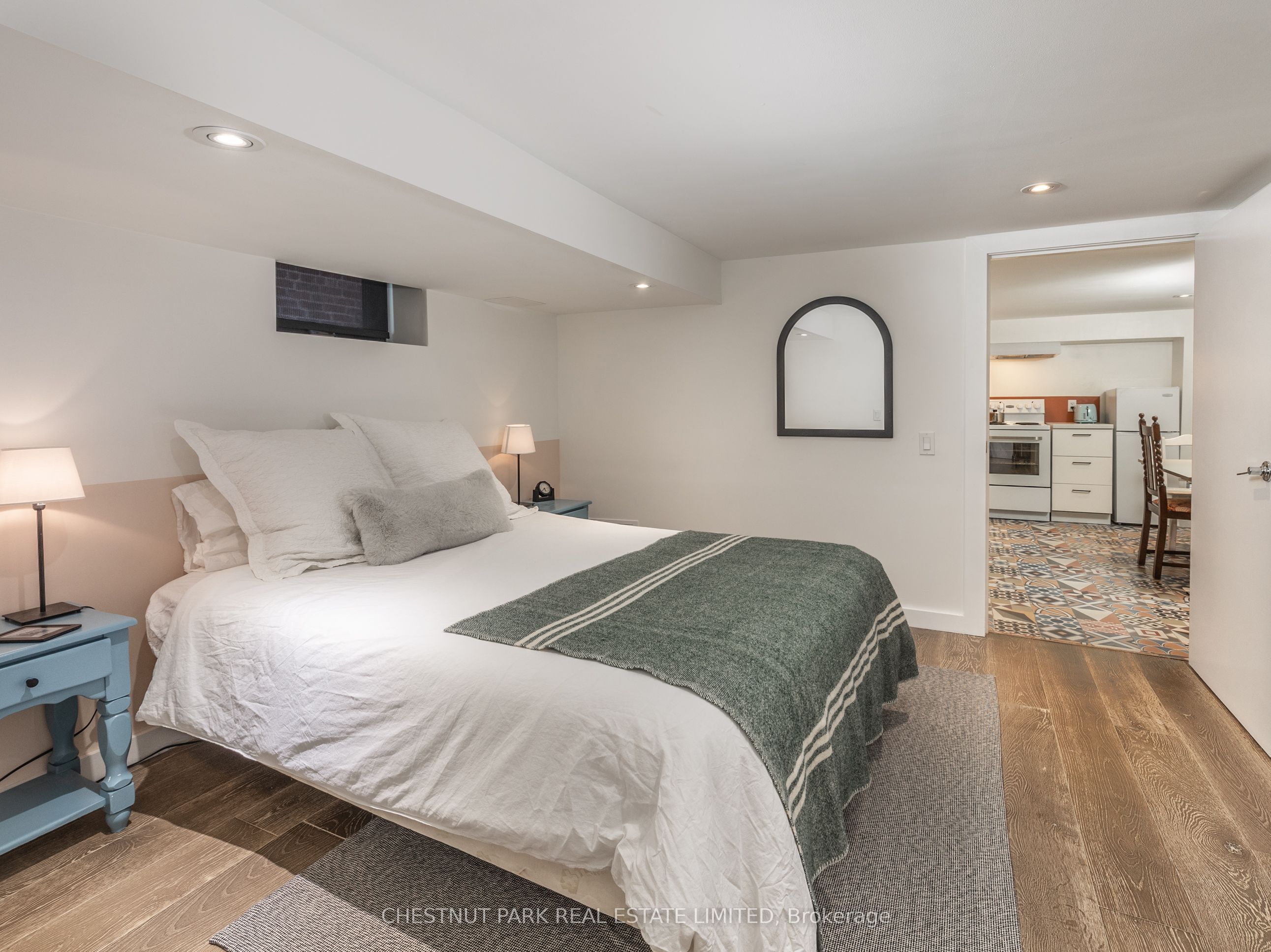 1654 Gerrard Street E, Toronto, ON, M4L 2A8 photo 3