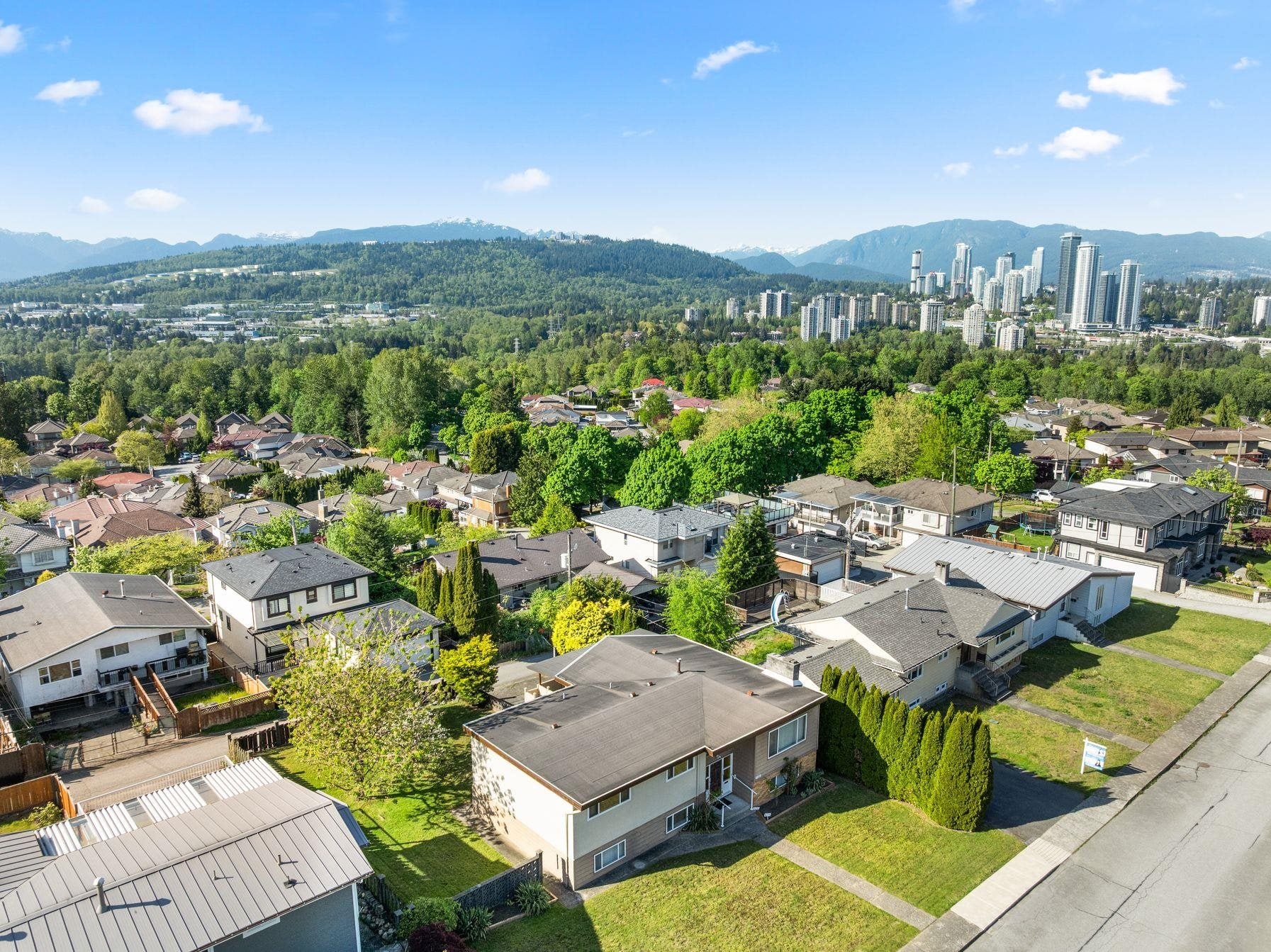 8915 Monroe Avenue, Burnaby, BC, V3N 4E7 photo 2