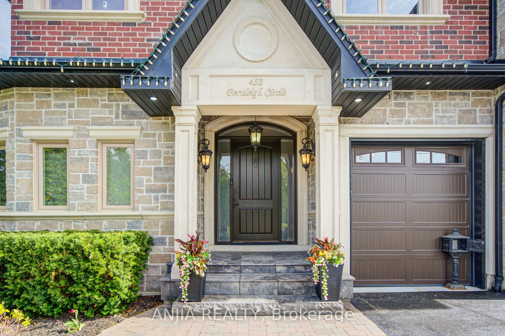 452 Fernleigh Circle S, Richmond Hill, ON, L4C 1E6 photo 2