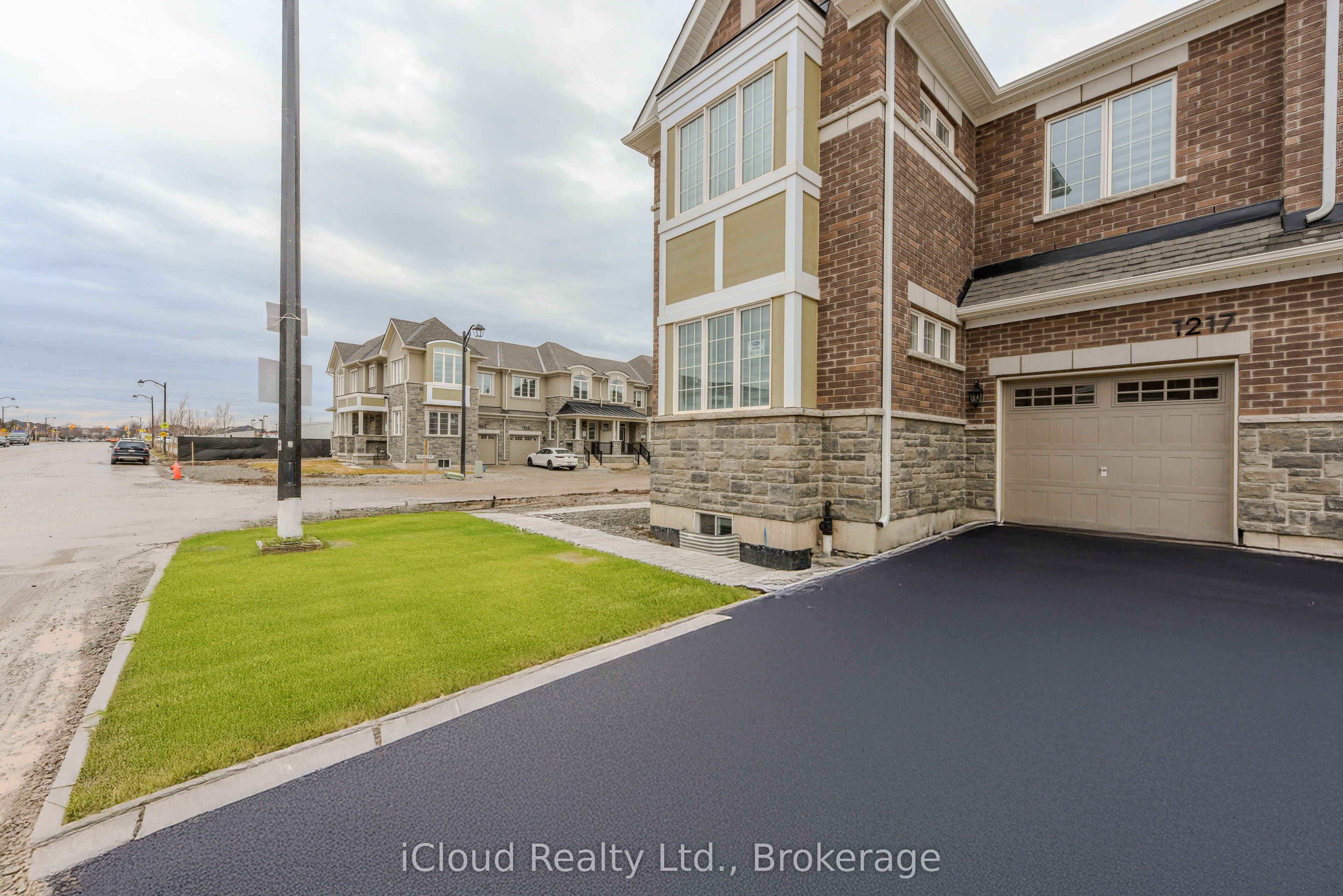1217 Ferguson Drive, Milton, ON, L9T 7V8 photo 2