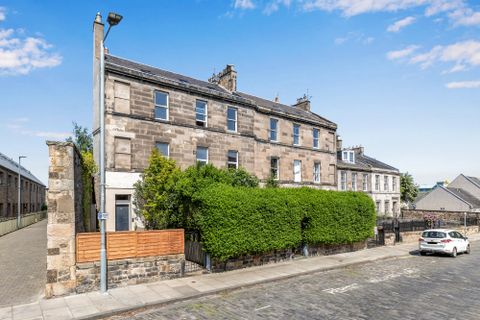 56/1 Portland Street, Edinburgh EH6