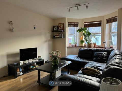 Saffron Court, London E15