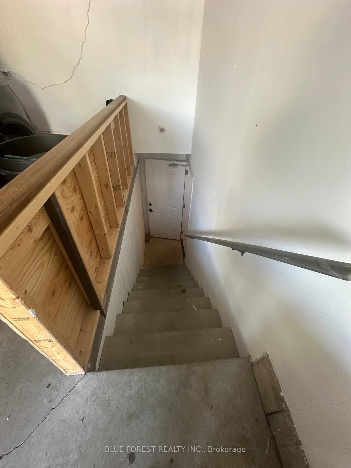 UNIT B (base-167 Forfar Avenue, Kitchener, ON, N2B 2Z9 photo 3