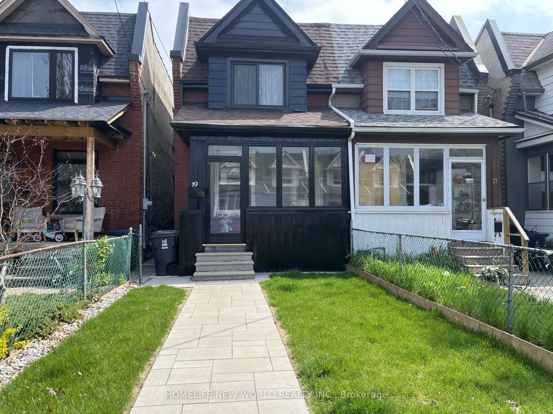19 Britannia Avenue, Toronto, ON, M6N 3T6